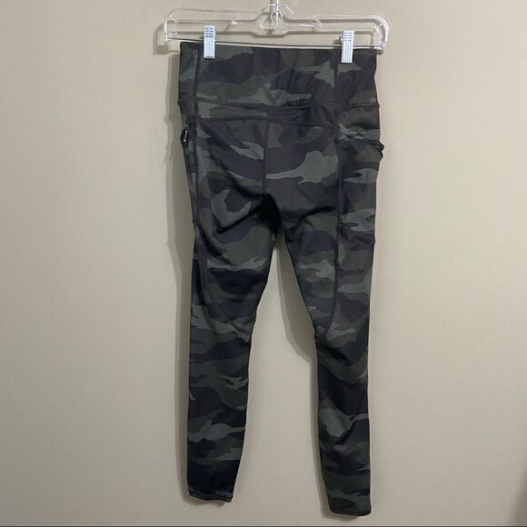 Athleta Sz XS Camo Contender 7/8 Tight Leggings Green 405480-02 Women - Picture 3 of 5